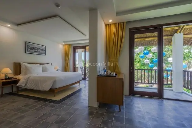 Villa (Cocoon)