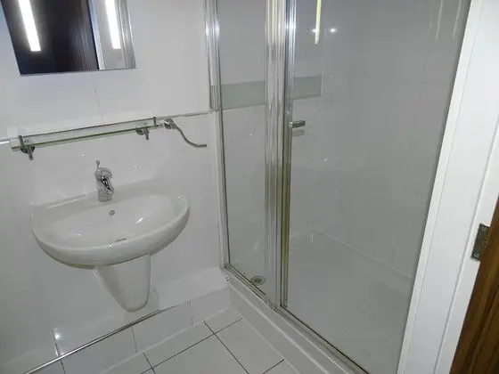 Superior Tek Büyük Yataklı Oda (No Windows)
