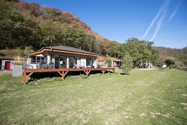 villa with double rain-shower and bubble-bath
