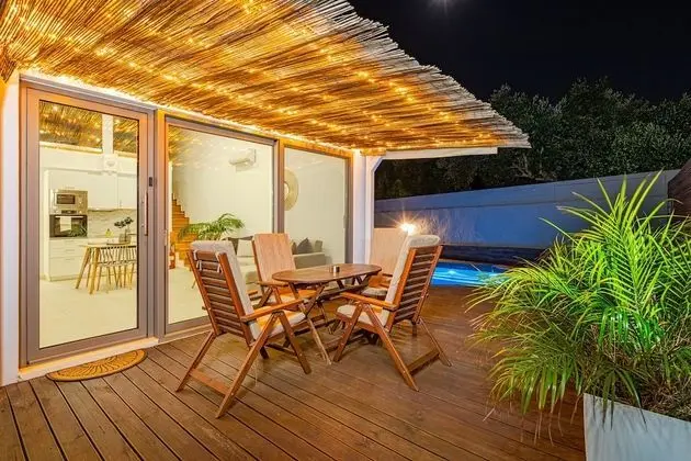 Villa (Coral)