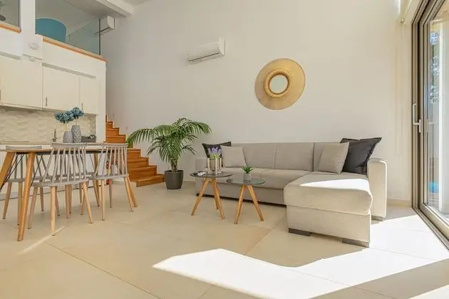 Villa (Coral)