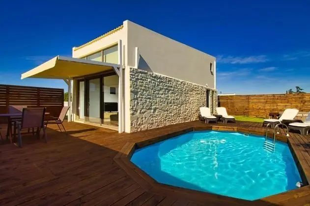 Villa (Coral)
