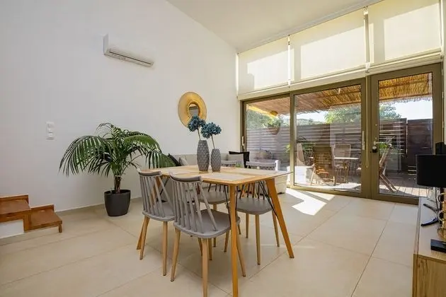Villa (Coral)