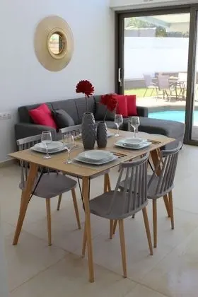 Villa (Cyma)