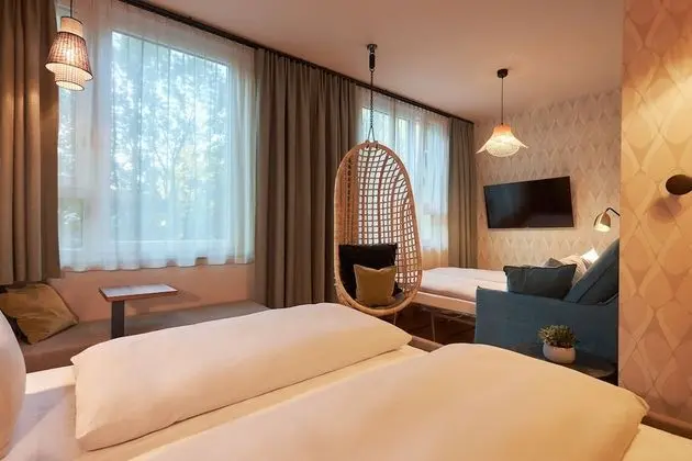 Roomy Cocoon