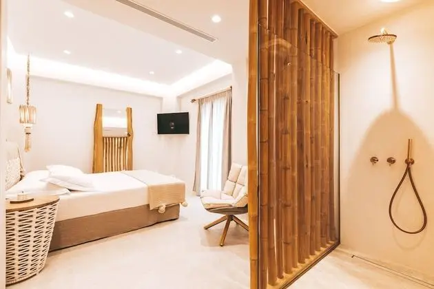 Villa 2 Bedrooms and 1 Bedroom Apartment with Private Pool and Jetted Tub