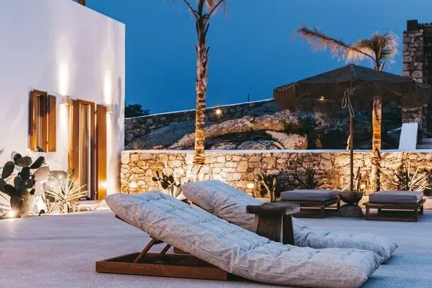 Villa 2 Bedrooms and 1 Bedroom Apartment with Private Pool and Jetted Tub
