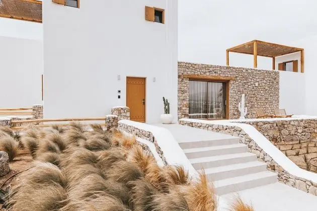 Villa 2 Bedrooms and 1 Bedroom Apartment with Private Pool and Jetted Tub