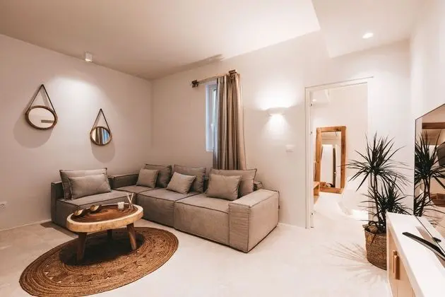 Villa 2 Bedrooms and 1 Bedroom Apartment with Private Pool and Jetted Tub