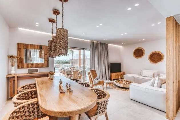 Villa 2 Bedrooms with Private Pool and Jetted Tub