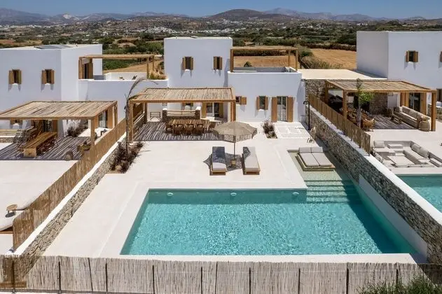 Villa 3 Bedrooms with Private Pool and Jetted Tub