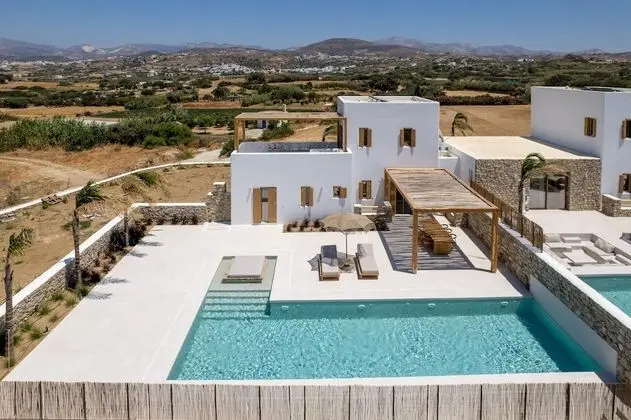 Villa 3 Bedrooms with Private Pool and Jetted Tub
