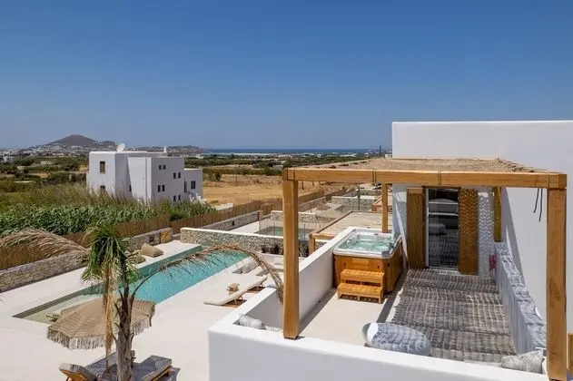 Villa 3 Bedrooms with Private Pool and Jetted Tub