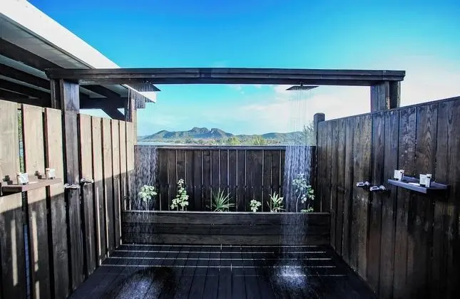 Bay View Pool Cottage