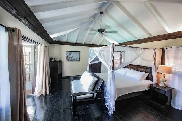 Bay View Pool Cottage