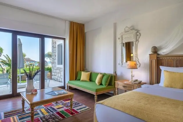 https://images.etstur.com/files/images/hotelImages/TR/214179/l/Cocos-The-Club-Solto-Oda-336771.jpg