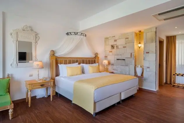 https://images.etstur.com/files/images/hotelImages/TR/214179/l/Cocos-The-Club-Solto-Oda-336773.jpg