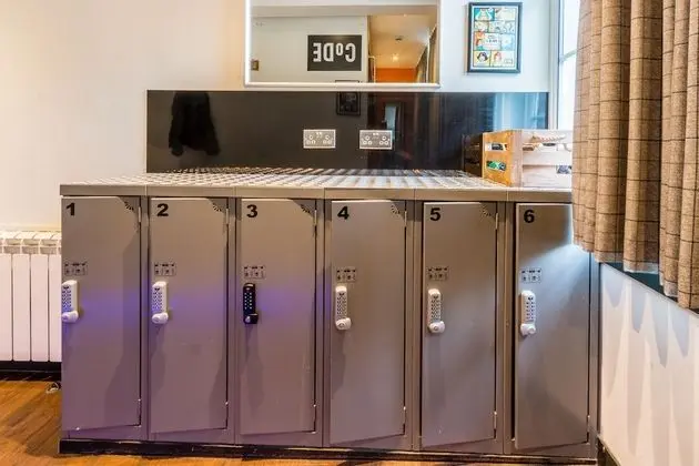 Oda, Karma Ranzalı Oda (1 bed in 6 bed dormitory)