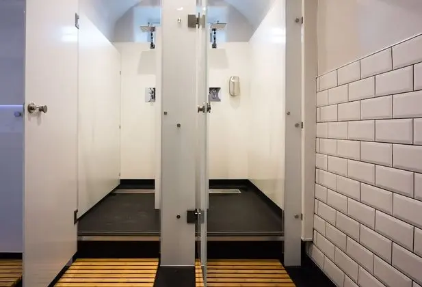 Deluxe Ortak Ranzalı Oda, Karma Ranzalı Oda, Ortak Banyo