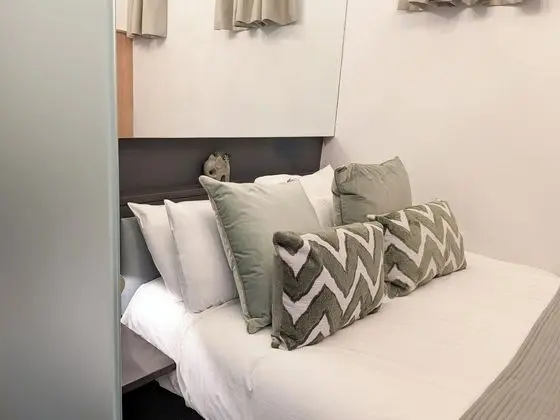 Tek Büyük Yataklı Oda, Banyolu/Duşlu
