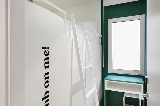 INDIVIDUAL UPPER POD | EXTERIOR