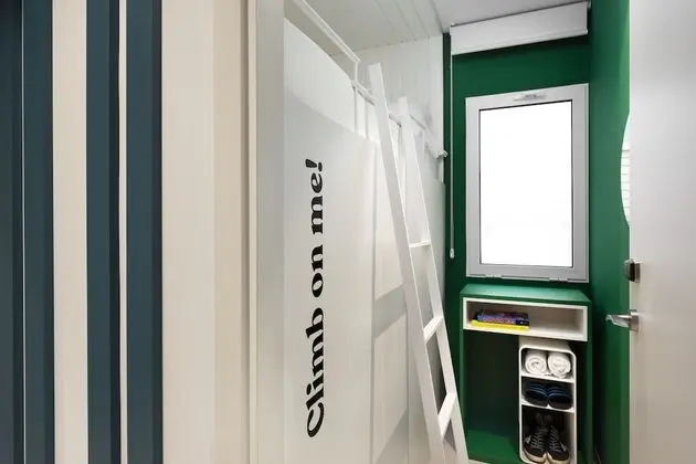 INDIVIDUAL UPPER POD | EXTERIOR