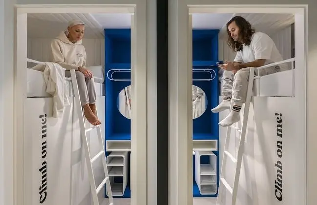 INDIVIDUAL UPPER POD | INTERIOR