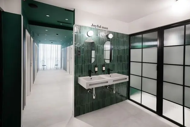 INDIVIDUAL UPPER POD | INTERIOR