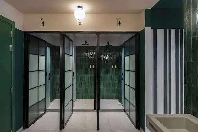 INDIVIDUAL UPPER POD | INTERIOR