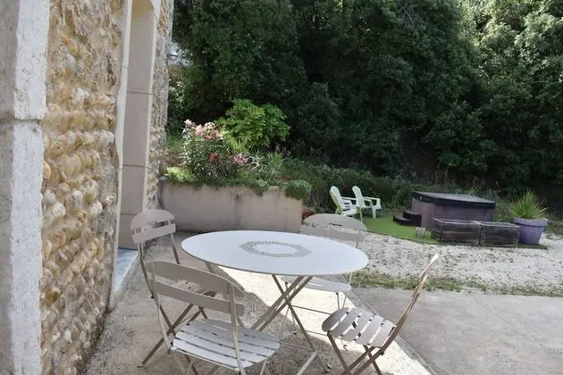 Kır Evi, Banyolu/Duşlu (Gîte)