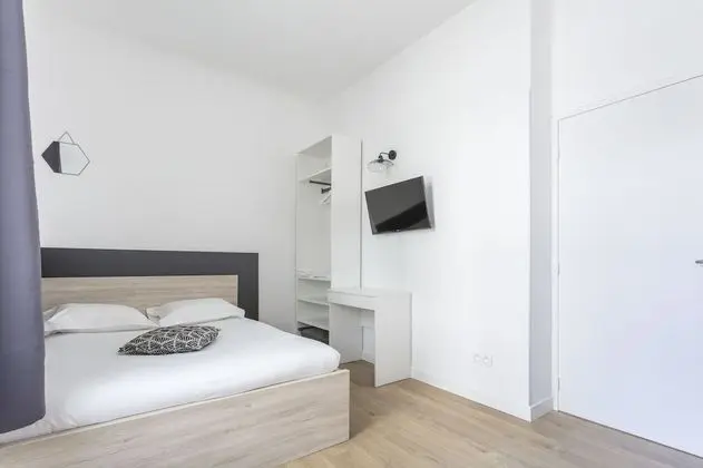City Tek Büyük Yataklı Oda, Ortak Banyo (2)