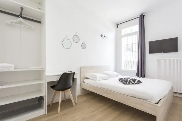 City Tek Büyük Yataklı Oda, Ortak Banyo (3)