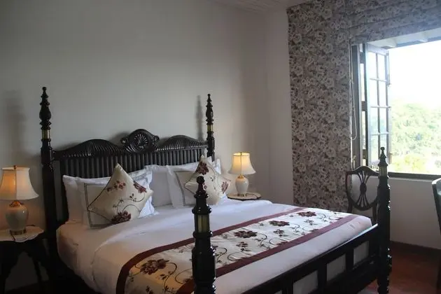 Deluxe Süit, 1 En Büyük (King) Boy Yatak, Şehir Manzaralı, Dağ Yamacı