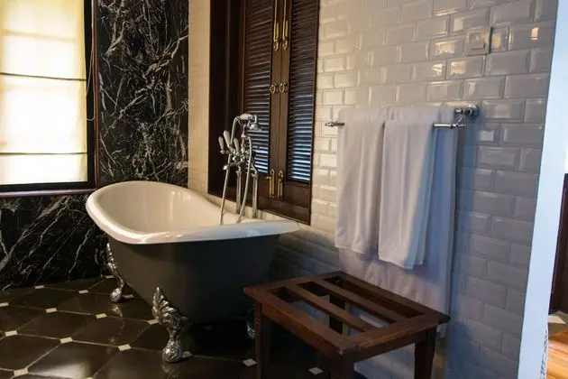Deluxe Süit, 1 En Büyük (King) Boy Yatak, Şehir Manzaralı, Dağ Yamacı