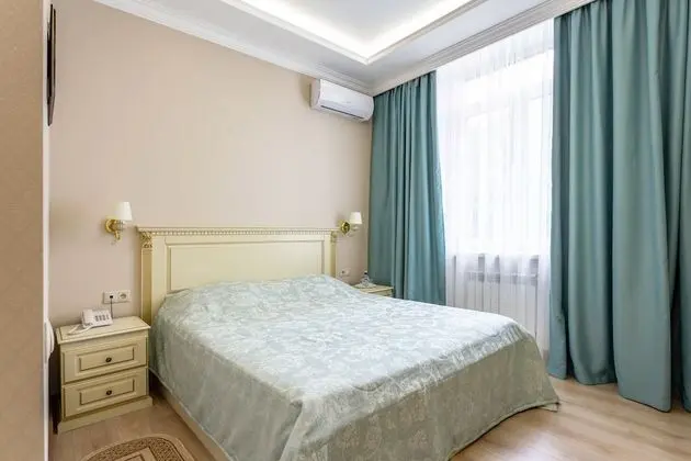 Standard Tek Büyük Yataklı Oda