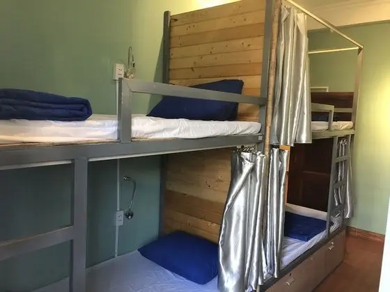 Ortak Ranzalı Oda, Sadece erkekler için, Sigara İçilebilir