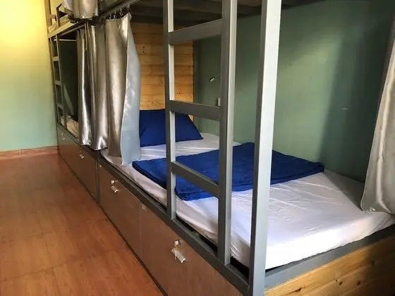 Ortak Ranzalı Oda, Sadece kadınlar için, Sigara İçilebilir