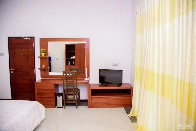 Deluxe Tek Büyük Yataklı Oda, 1 Yatak Odası, Özel Banyo, Bahçe Manzaralı