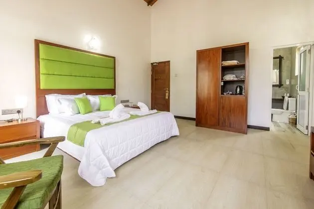 Deluxe Tek Büyük Yataklı Oda, 1 Yatak Odası, Özel Banyo, Bahçe Manzaralı