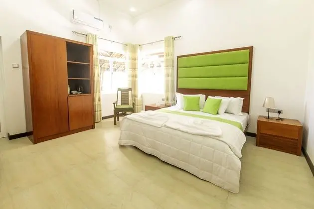 Deluxe Tek Büyük Yataklı Oda, 1 Yatak Odası, Özel Banyo, Bahçe Manzaralı