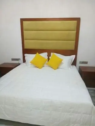 Deluxe Tek Büyük Yataklı Oda, 1 Yatak Odası, Özel Banyo, Bahçe Manzaralı