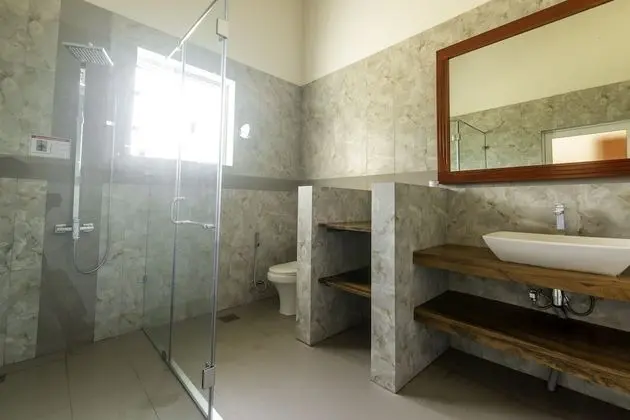 Deluxe Tek Büyük Yataklı Oda, 1 Yatak Odası, Özel Banyo, Bahçe Manzaralı