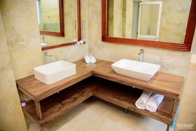 Deluxe Tek Büyük Yataklı Oda, 1 Yatak Odası, Özel Banyo, Dağ Manzaralı