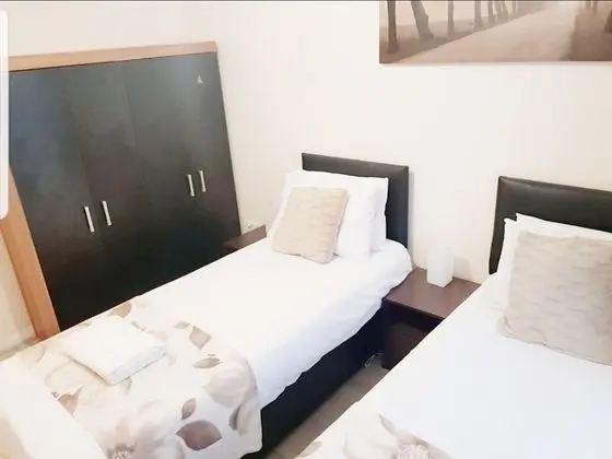 Deluxe Tek Büyük veya İki Ayrı Yataklı Oda, Ortak Banyo, Bahçe Manzaralı
