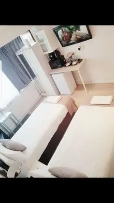 Premium Tek Büyük Yataklı Oda, Ortak Banyo (King/Twin Premium Room)