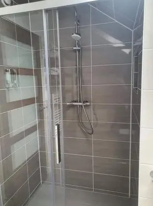Dört Kişilik Oda, Banyolu/Duşlu