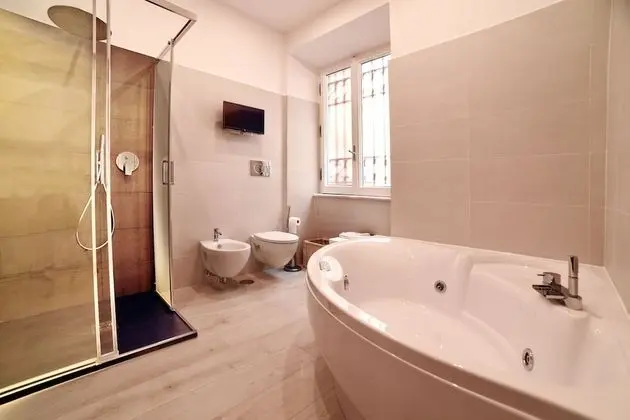 Luxury Süit, Jakuzi