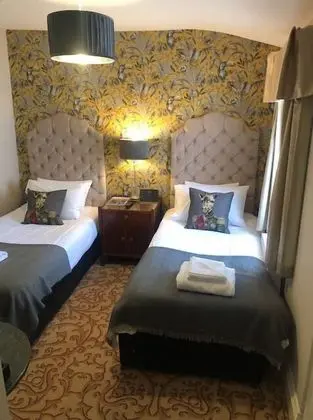 İki Ayrı Yataklı Oda, Banyolu/Duşlu