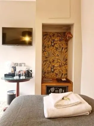 İki Ayrı Yataklı Oda, Banyolu/Duşlu