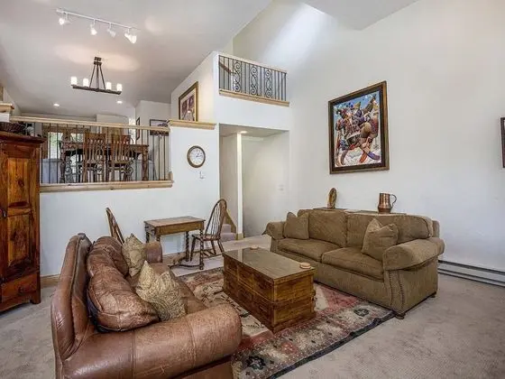 Apart Daire (ColdStream Townhome 19)
